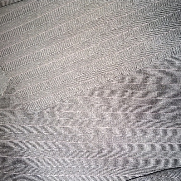 Men's 44R Hugo Boss Suit - Picture 6 of 6